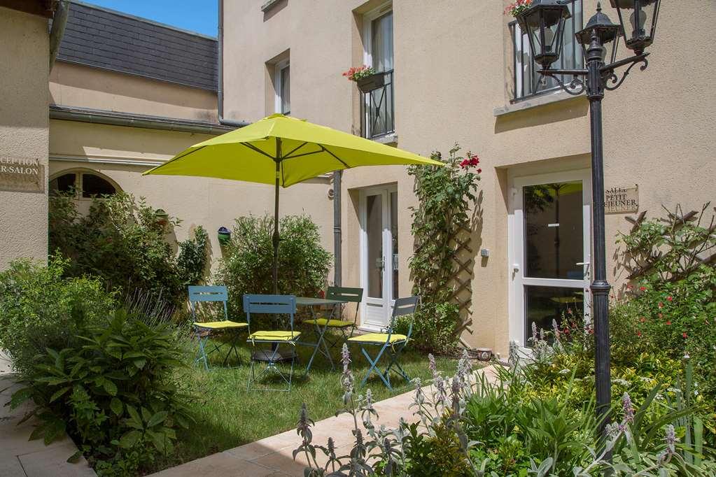 Brit Hotel Le Lion D'Or 希农 外观 照片