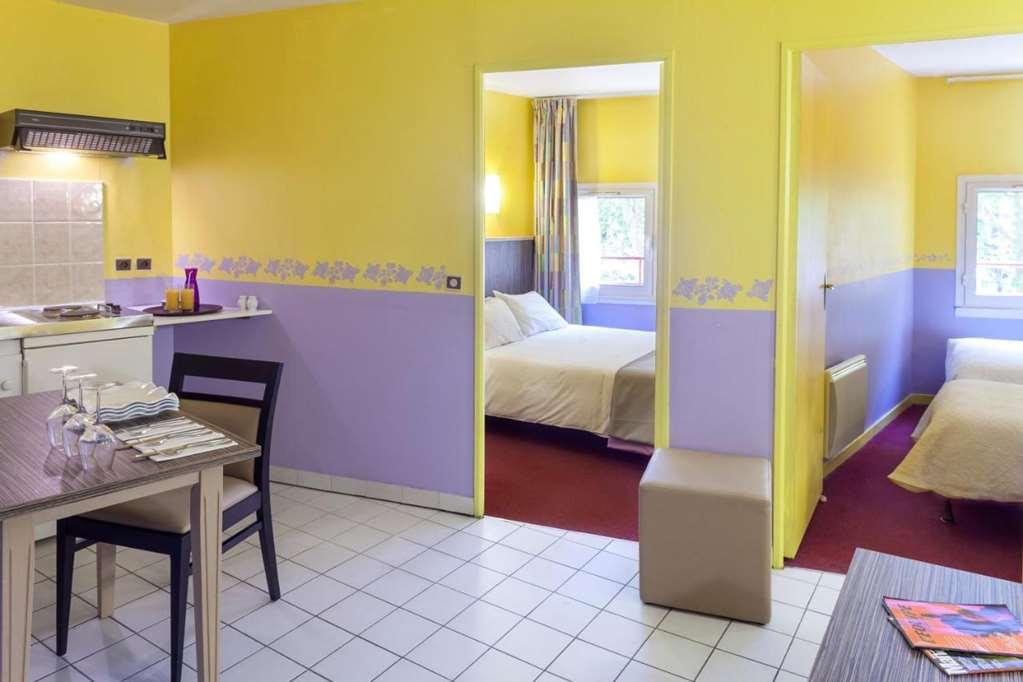 Brit Hotel Le Lion D'Or 希农 客房 照片