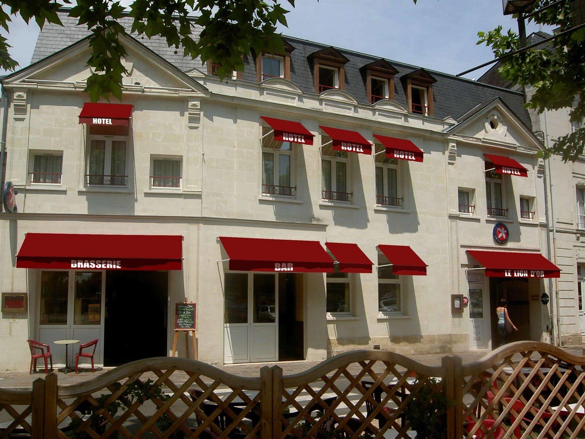 Brit Hotel Le Lion D'Or 希农 外观 照片