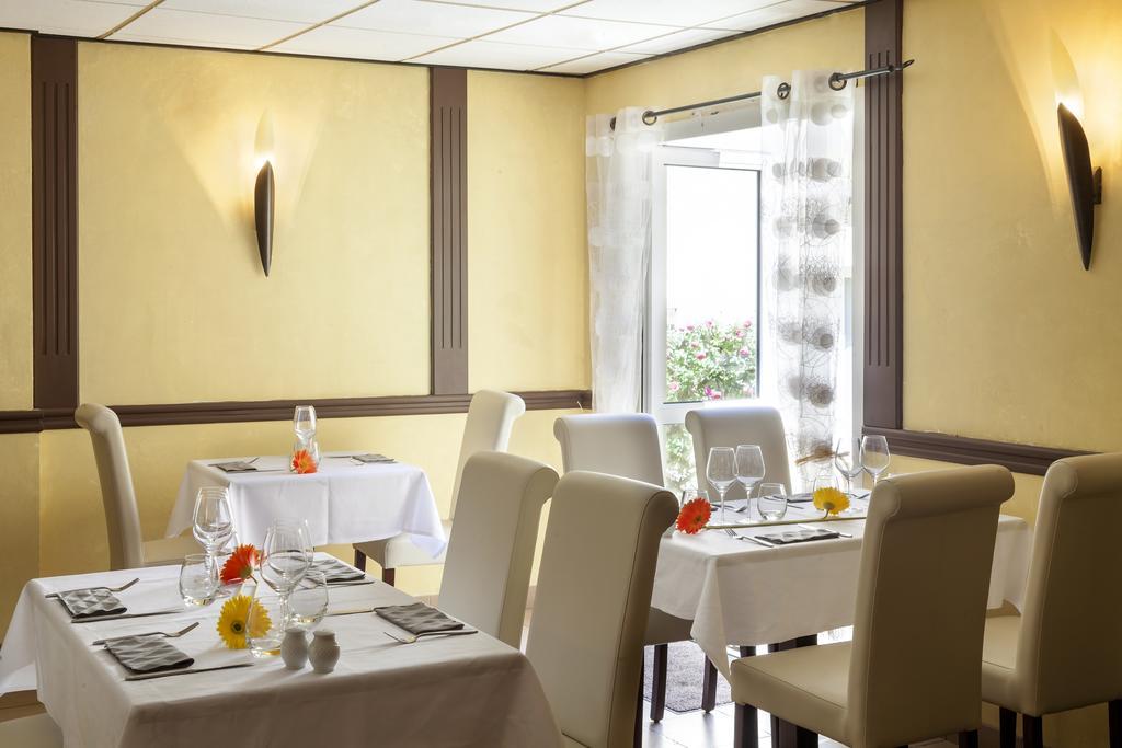 Brit Hotel Le Lion D'Or 希农 外观 照片