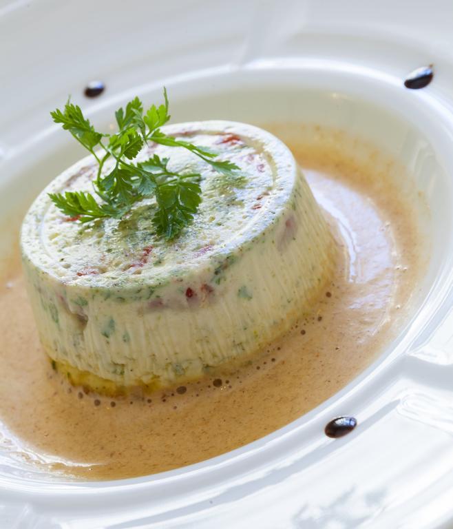 Brit Hotel Le Lion D'Or 希农 外观 照片
